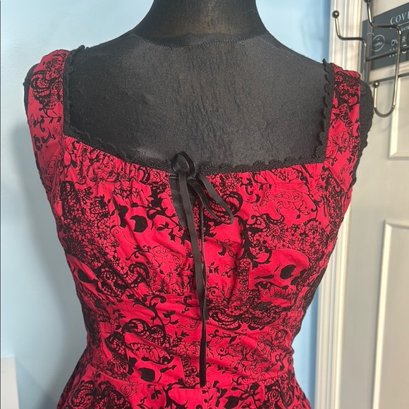 Hot topic Red & Black Flocked Filigree Skull Dress - Picture 8 of 14
